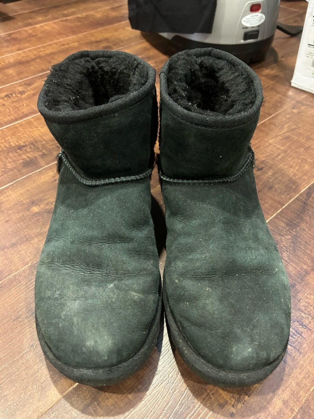 Black ugg short boots size 8 / sold as is